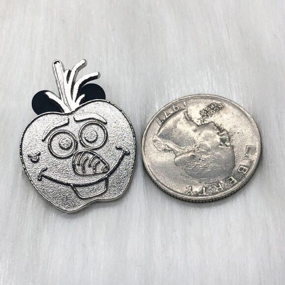 🔮 5/$25‎ Disney Frozen Olaf Candy Apple Chaser Pin - Picture 2 of 3